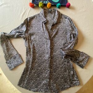 Ann Taylor Black and White Button Down Shirt
